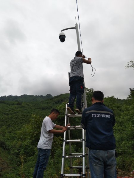 弱電工程，智能化核心，賦能商場、辦公、家居，打造安全高效智慧生活。